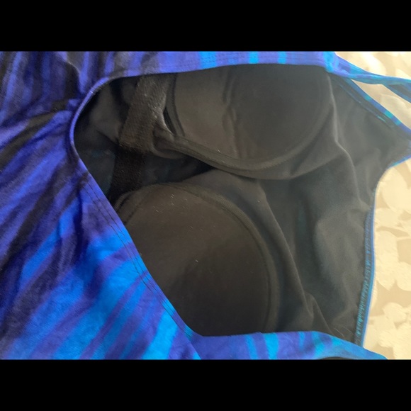 Bathing suit - Picture 3 of 4